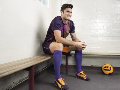 Kaiyuan Card Game-莱万多夫斯基在MAD比赛中领先优势明显，晋级下一阶段引发热议！观众掌声雷动